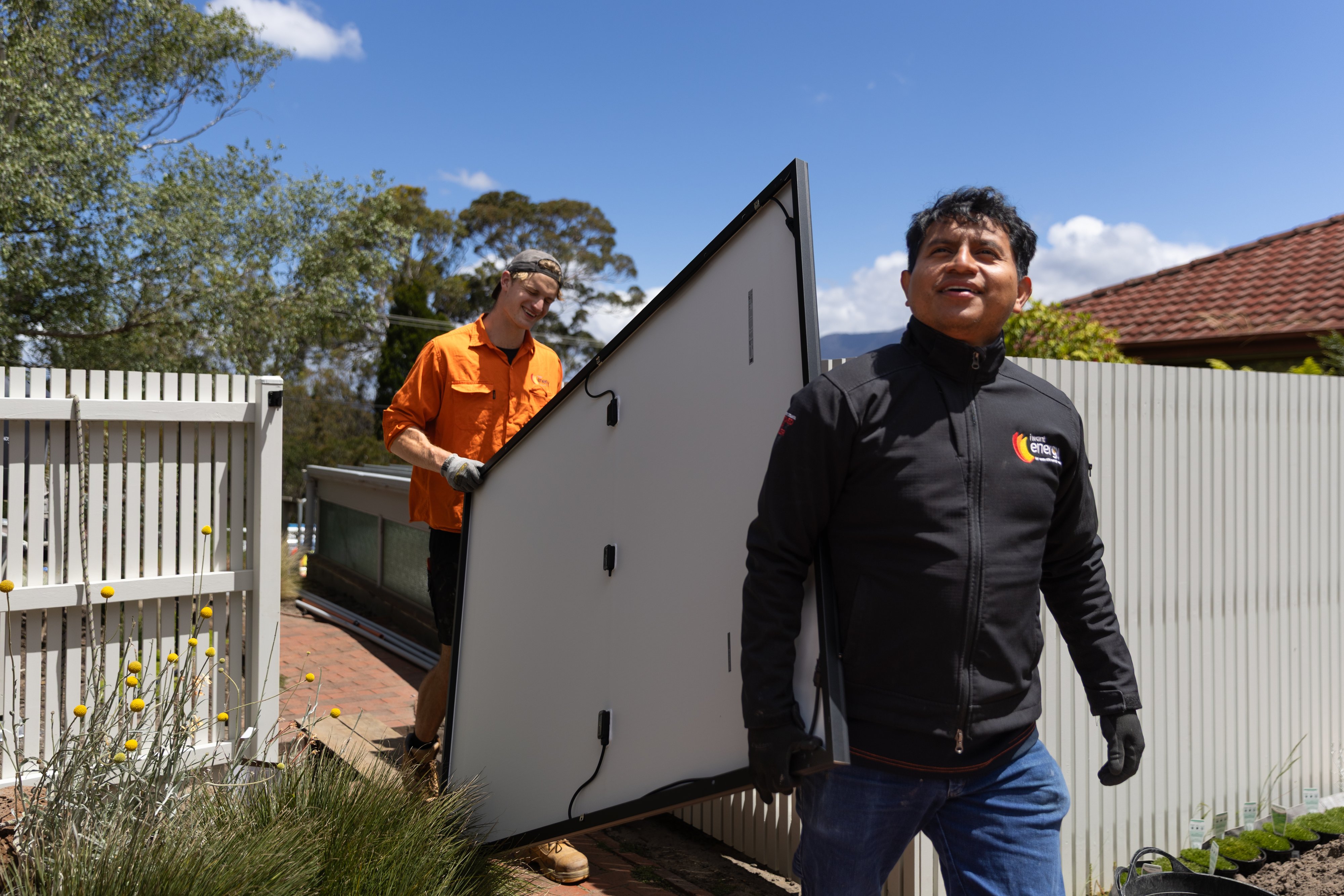Aiko Solar & Tesla Powerwall Dec 2025 Lindisfarne 216